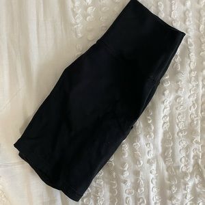 Black aerie 7” biker shorts with side pockets